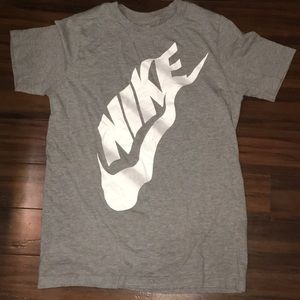 Nike short sleeve